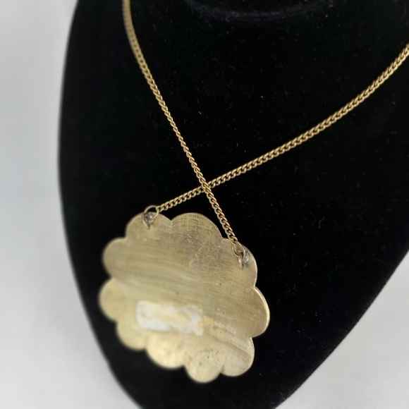 VINTAGE big brass pendant necklace - Picture 3 of 4